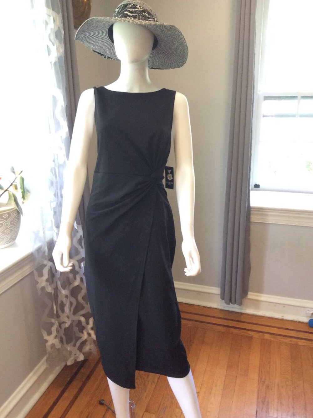 WomenClothingDressesLittle black dressesGUESS Little black dresses Member's item